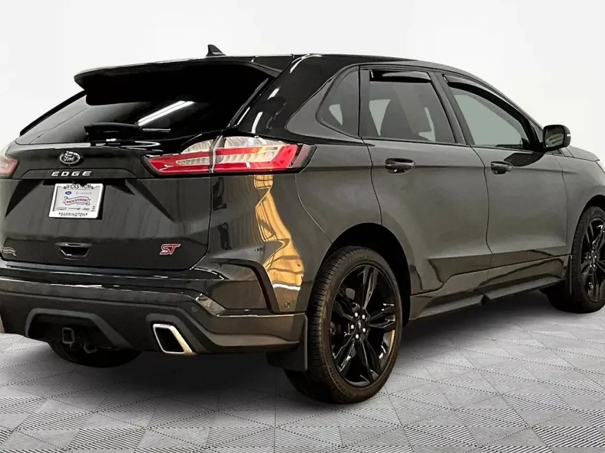 2021 Ford Edge ST photo 1