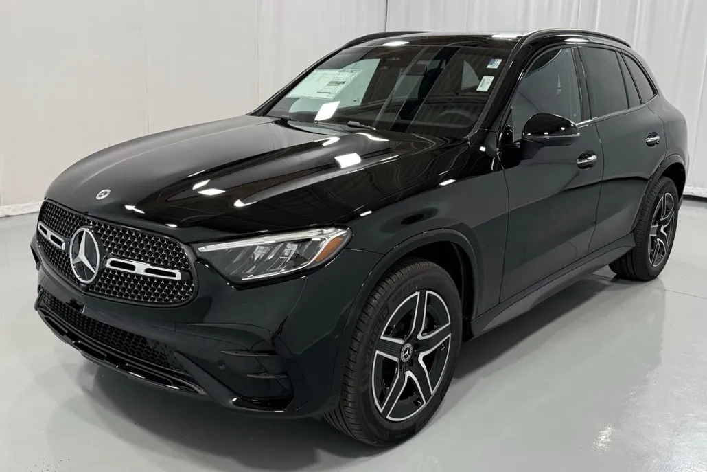 2026 Mercedes Benz GLC 300 4MATIC photo 1