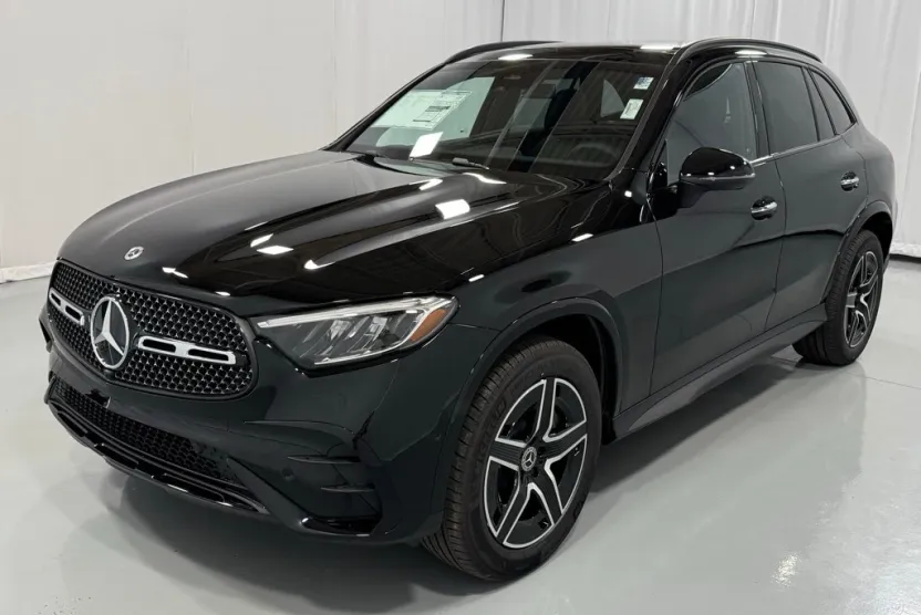 2026 Mercedes Benz GLC 300 4MATIC photo 1