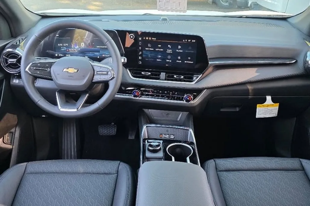 2026 Chevrolet Equinox LT photo 1
