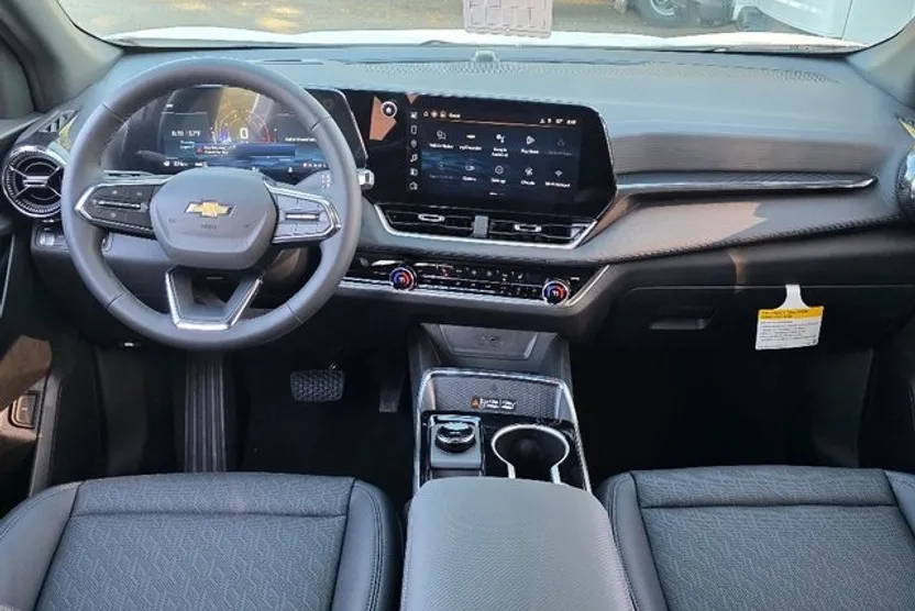 2026 Chevrolet Equinox LT photo 1