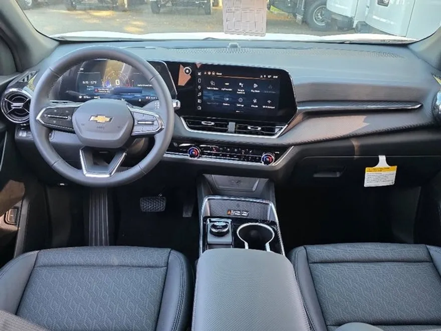 2026 Chevrolet Equinox LT photo 1