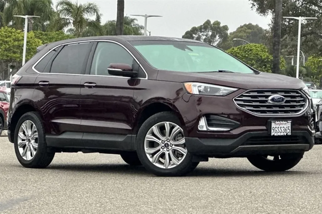 2024 Ford Edge Titanium photo 1