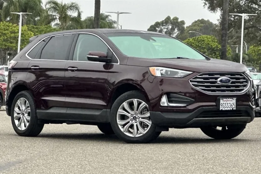2024 Ford Edge Titanium photo 1