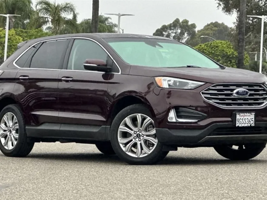 2024 Ford Edge Titanium photo 1