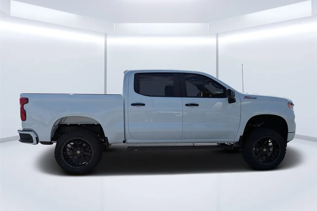 2025 Chevrolet Silverado 1500 RST photo 1