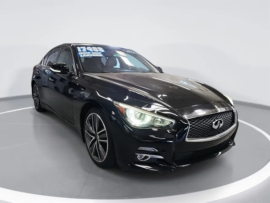 2016 Infiniti Q50 Hybrid photo 1