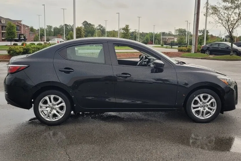 2018 Toyota Yaris iA Base photo 1