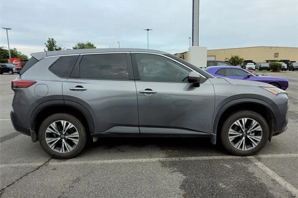 2023 Nissan Rogue SV photo 1