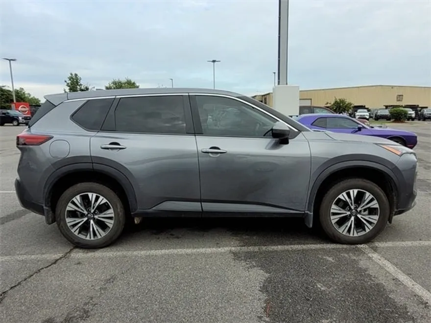 2023 Nissan Rogue SV photo 1