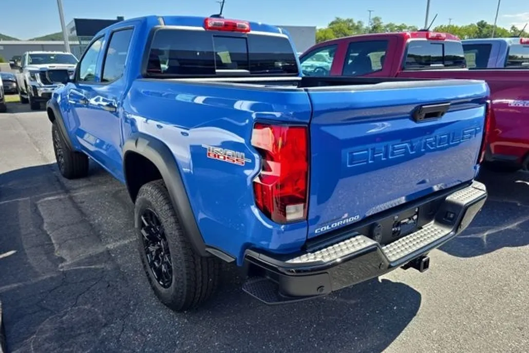 2026 Chevrolet Colorado Trail Boss photo 1