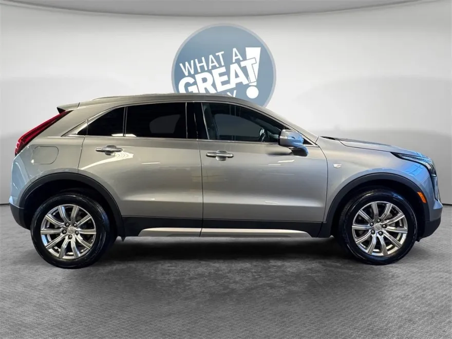 2023 Cadillac XT4 Premium Luxury photo 1