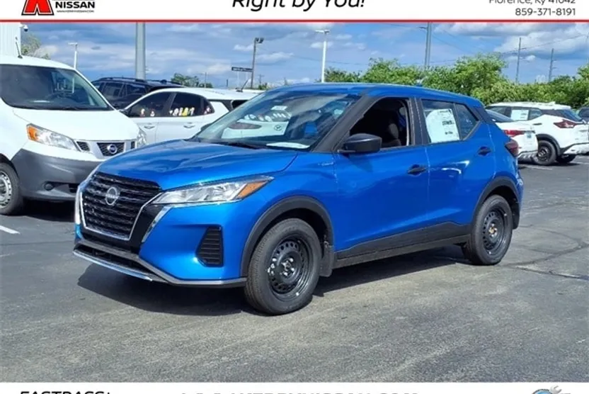 2025 Nissan Kicks Play S photo 1