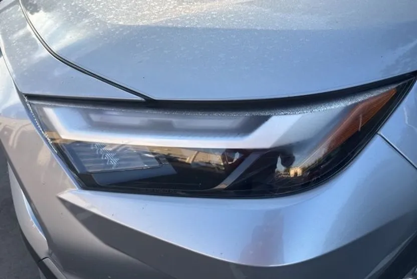 2023 Toyota RAV4 Hybrid XLE photo 1