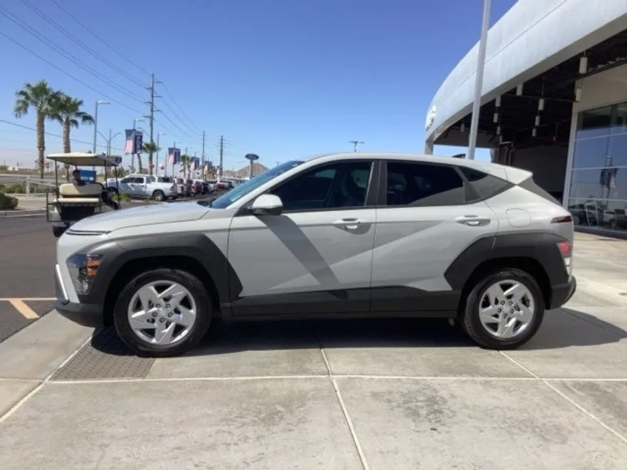 2024 Hyundai Kona SE photo 1