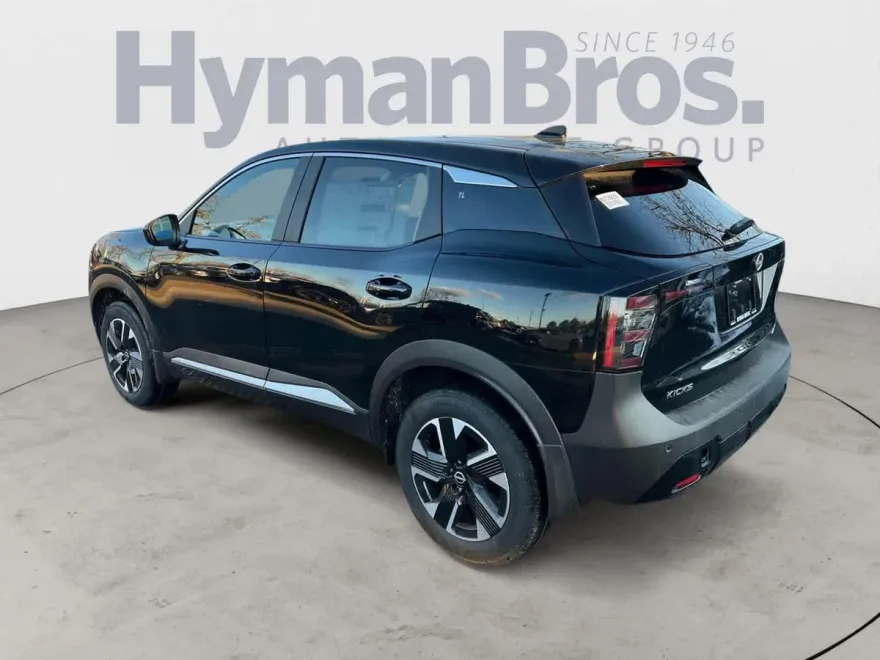 2025 Nissan Kicks SV photo 4