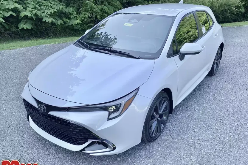 2025 Toyota Corolla XSE photo 1