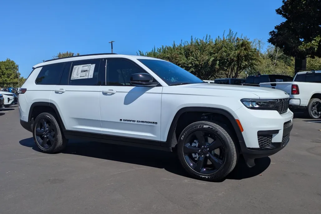 2025 Jeep Grand Cherokee Altitude X photo 1
