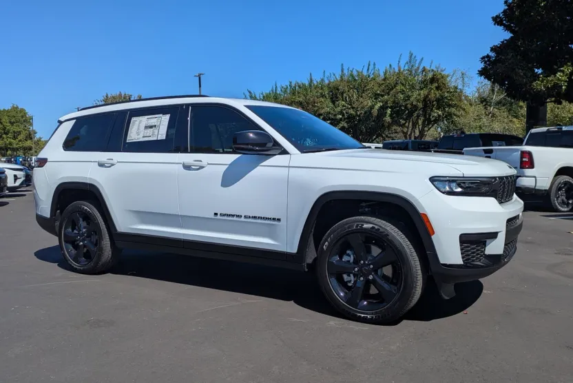 2025 Jeep Grand Cherokee Altitude X photo 1