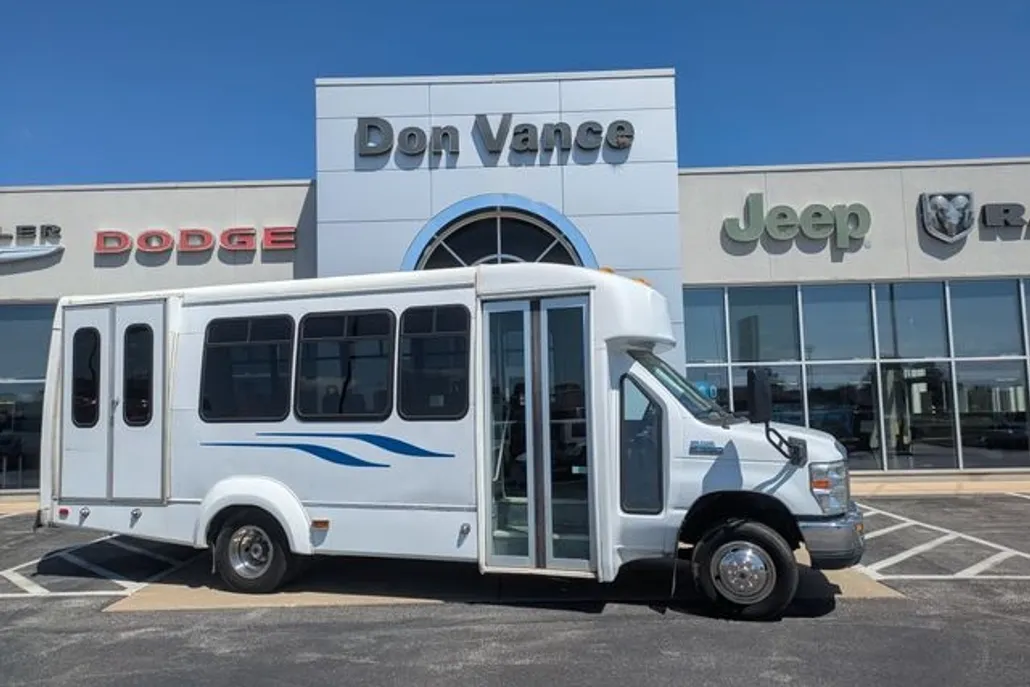 2012 Ford E-350 photo 1