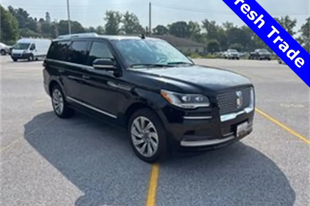 2024 Lincoln Navigator Premiere photo 1