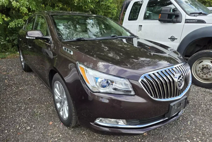 2015 Buick LaCrosse Leather photo 1