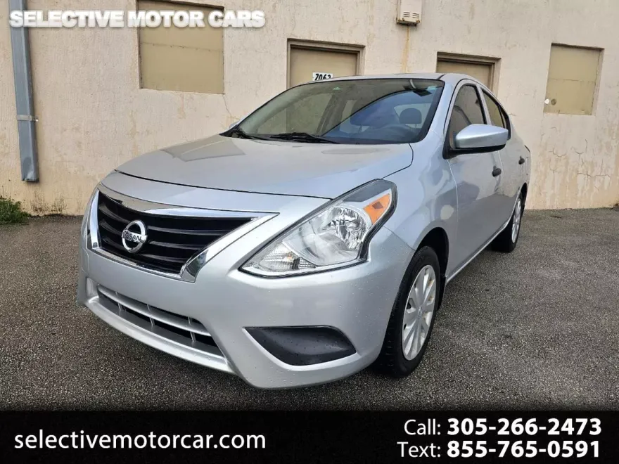 2018 Nissan Versa Sedan Plus photo 1