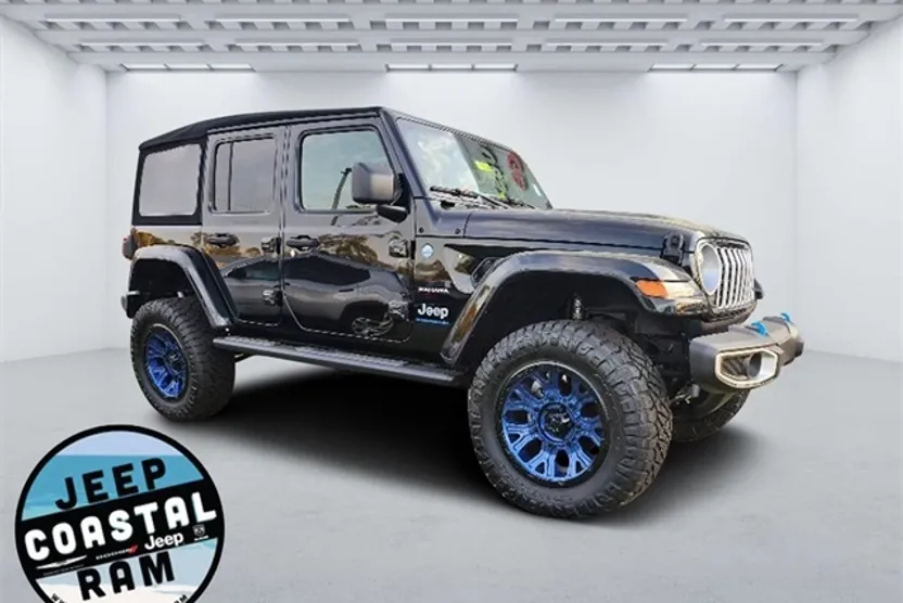 2024 Jeep Wrangler 4xe Sahara photo 1