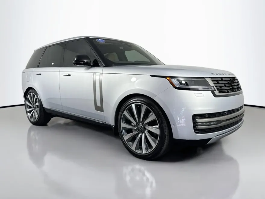 2025 Land Rover Range Rover SE photo 1