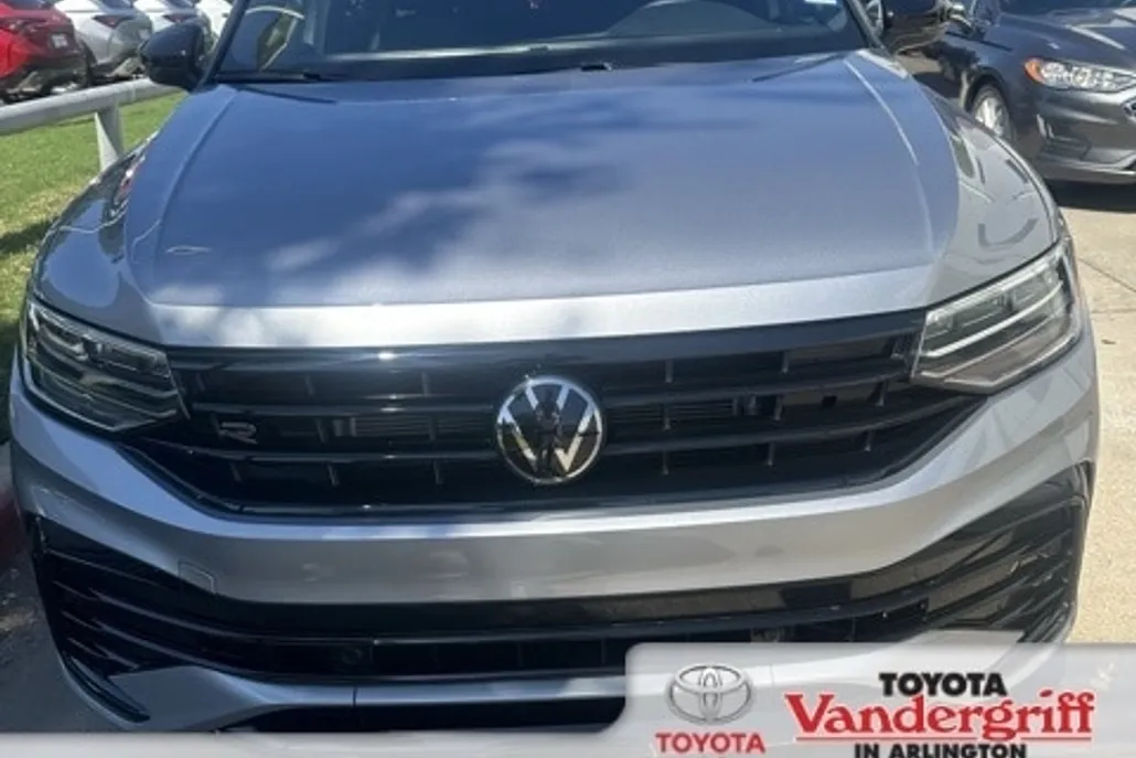 2024 Volkswagen Tiguan SE R-Line Black photo 1