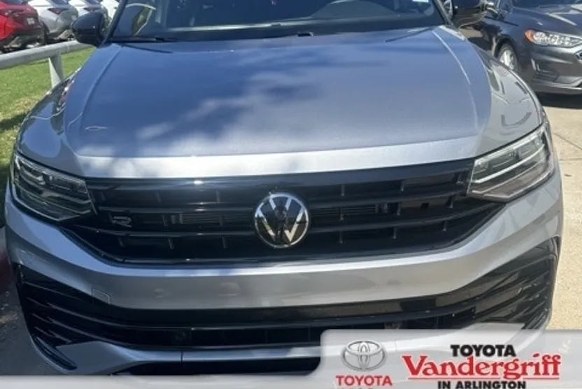 2024 Volkswagen Tiguan SE R-Line Black photo 1