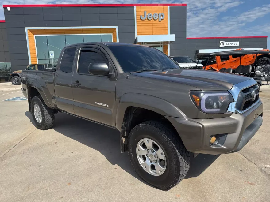 2015 Toyota Tacoma Base V6 photo 1