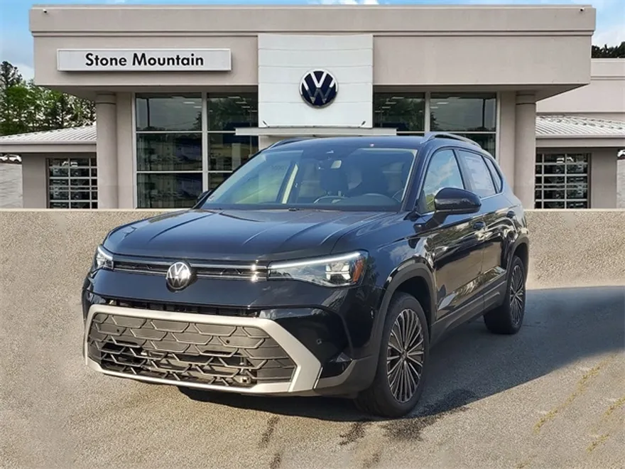 2025 Volkswagen Taos SE photo 1