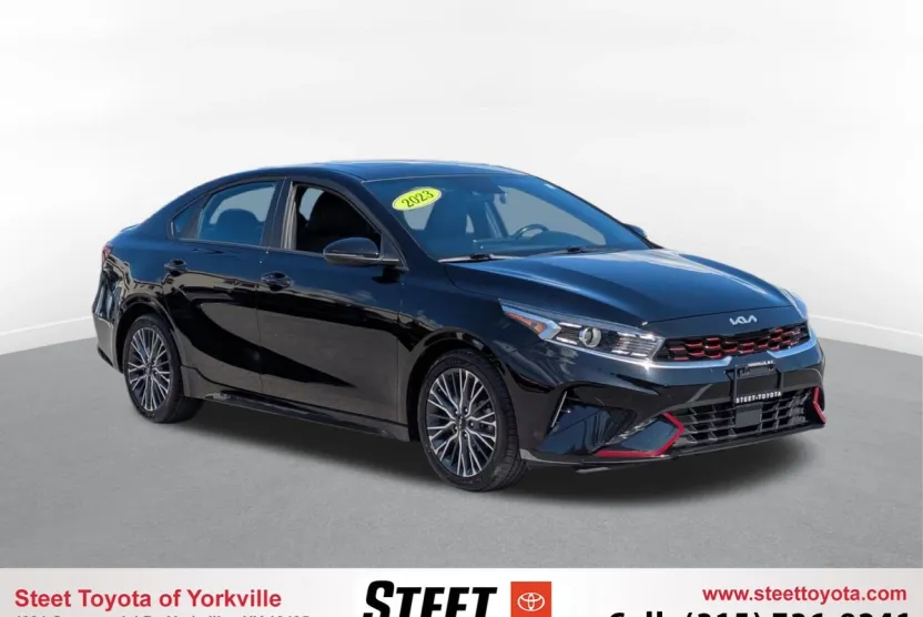2023 Kia Forte GT-Line photo 1