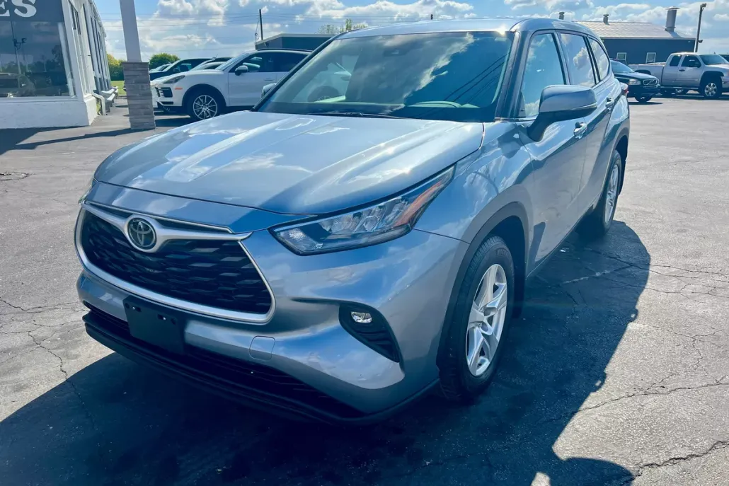2020 Toyota Highlander L photo 1