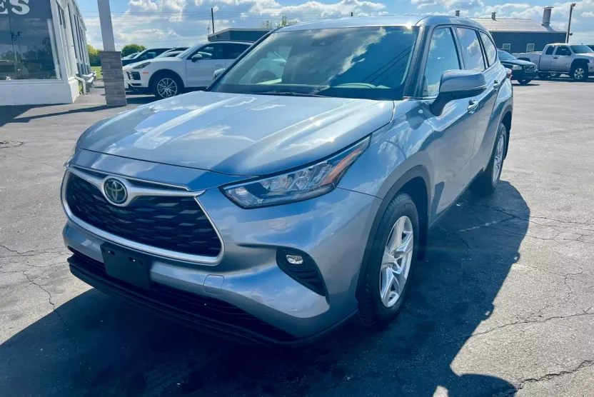 2020 Toyota Highlander L photo 1