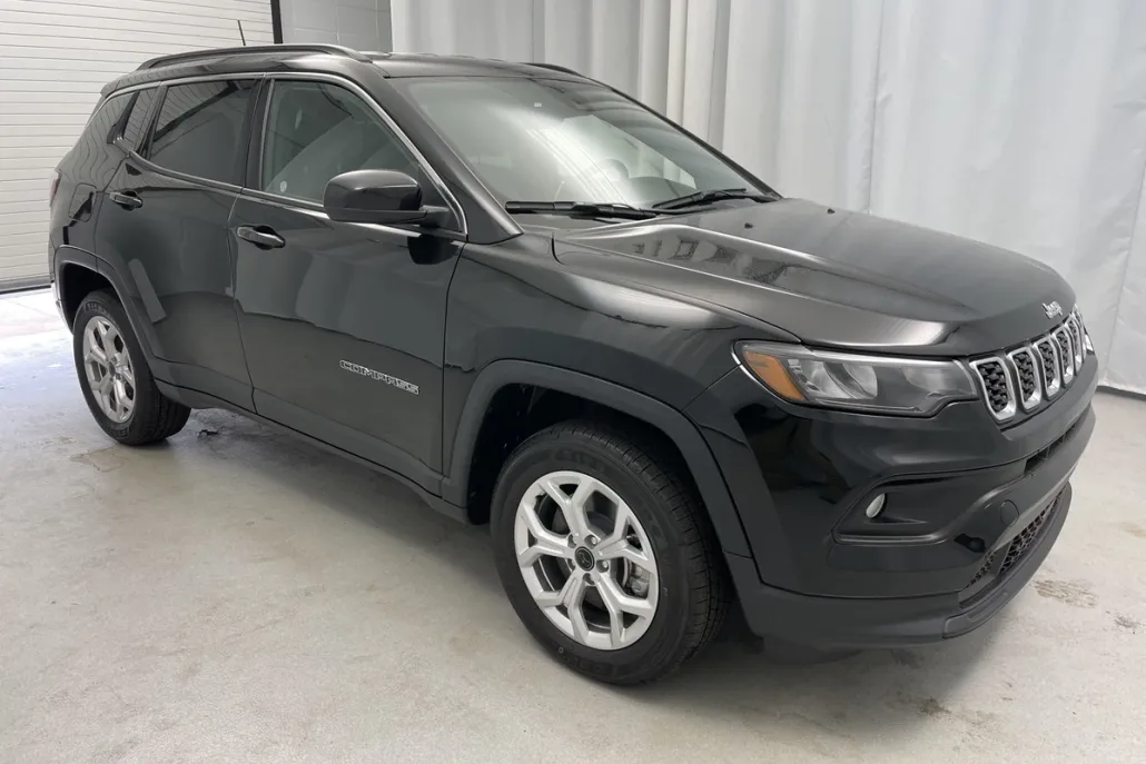 2025 Jeep Compass Latitude photo 1