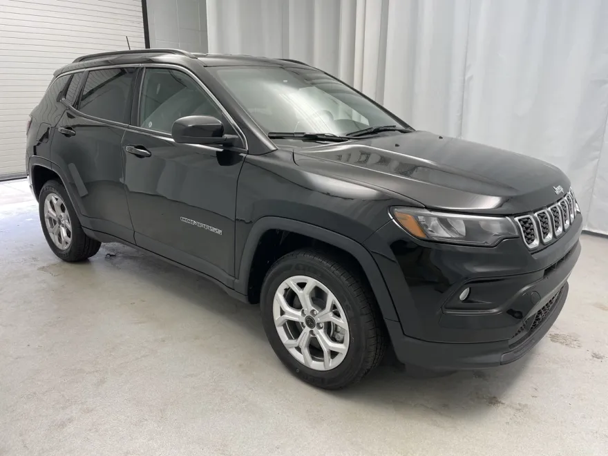 2025 Jeep Compass Latitude photo 1