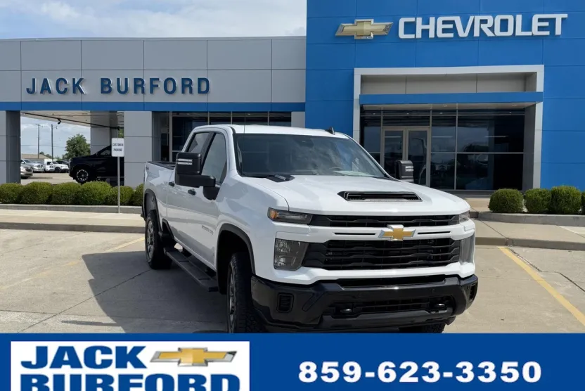 2025 Chevrolet Silverado 2500HD Custom photo 1