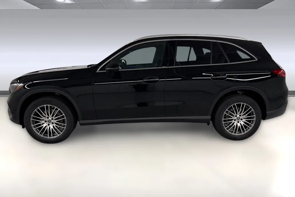 2026 Mercedes Benz GLC 300 photo 1