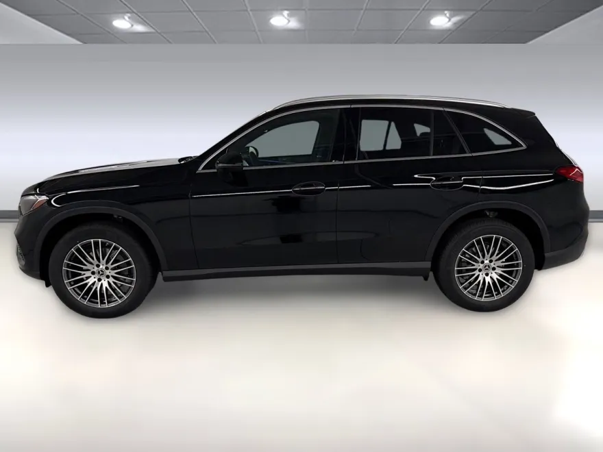 2026 Mercedes Benz GLC 300 photo 1