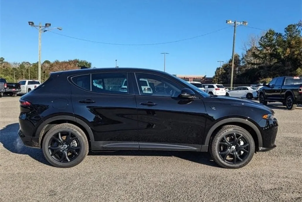 2024 Dodge Hornet R/T photo 1
