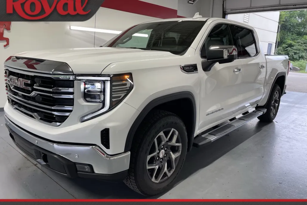 2026 Gmc Sierra 1500 SLT photo 1