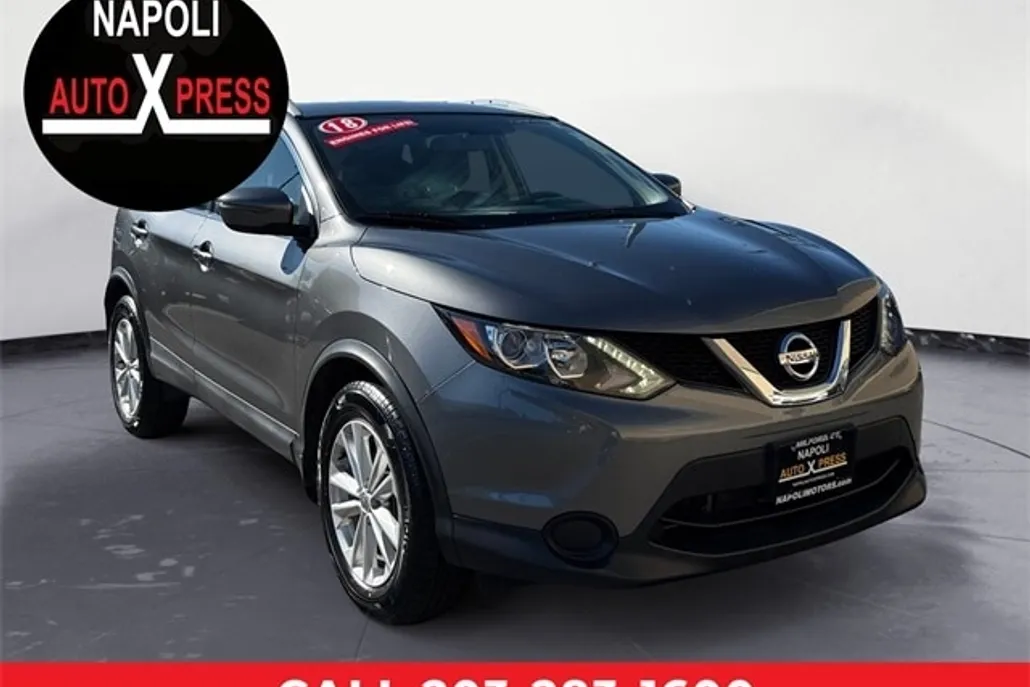 2018 Nissan Rogue Sport SV photo 1