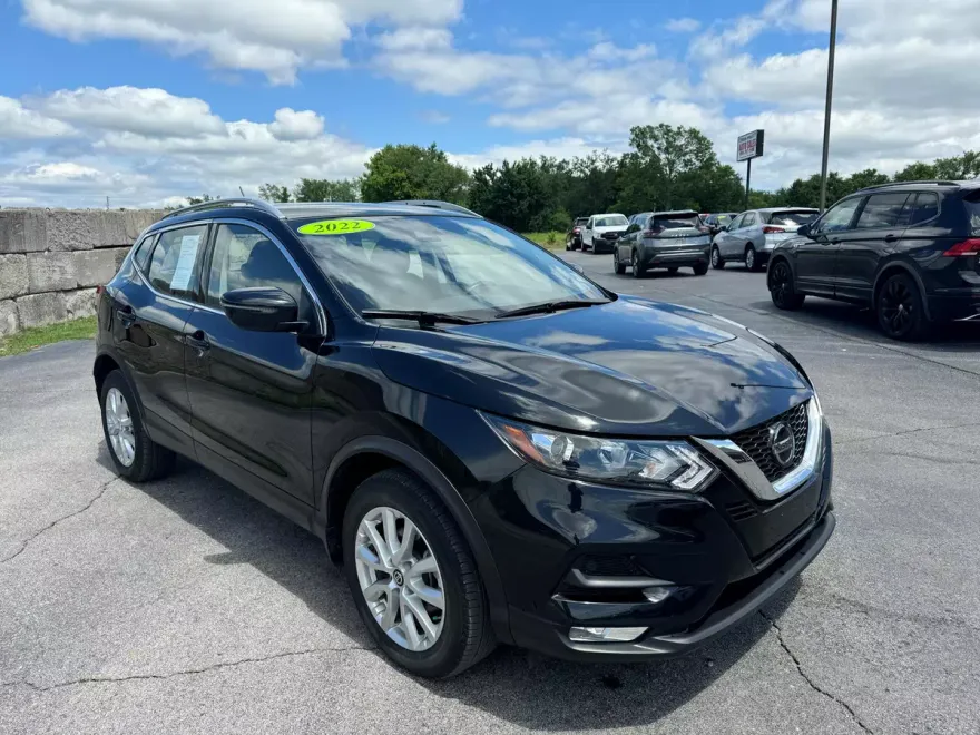 2022 Nissan Rogue Sport SV photo 1