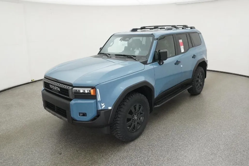 2025 Toyota Land Cruiser Premium photo 1
