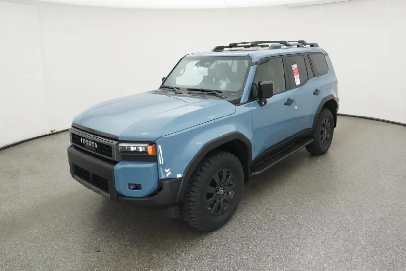 2025 Toyota Land Cruiser Premium photo 1