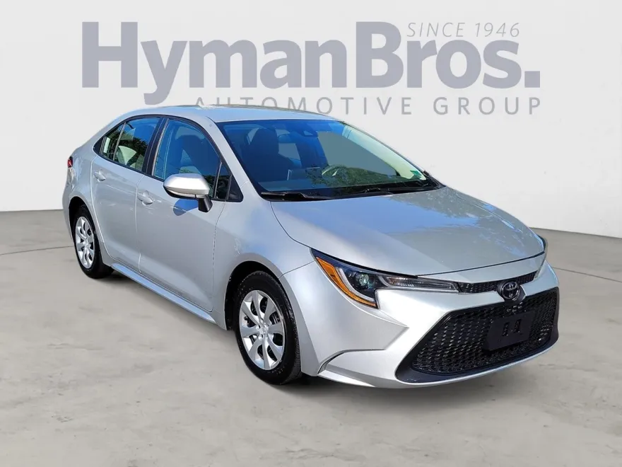 2021 Toyota Corolla LE photo 1