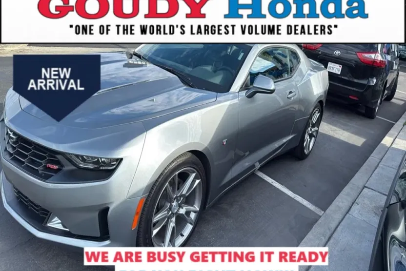 2024 Chevrolet Camaro 1LT photo 1