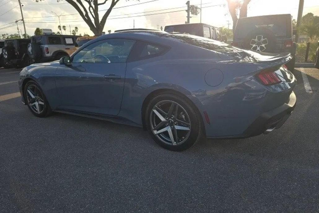 2024 Ford Mustang EcoBoost Premium photo 1